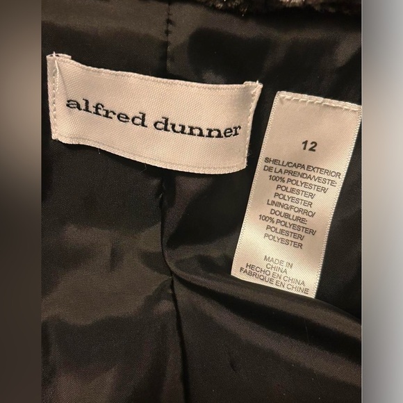 Alfred Dunner black and white faux fur lined cape jacket. - Picture 5 of 5